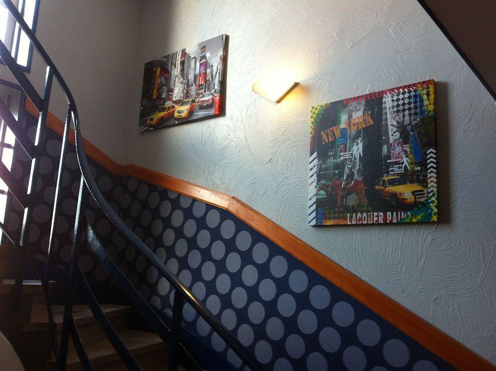 Le Beverl'Inn Flers  Exteriör bild