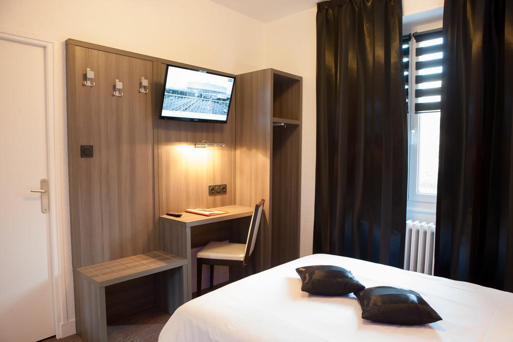 Le Beverl'Inn Flers  Exteriör bild