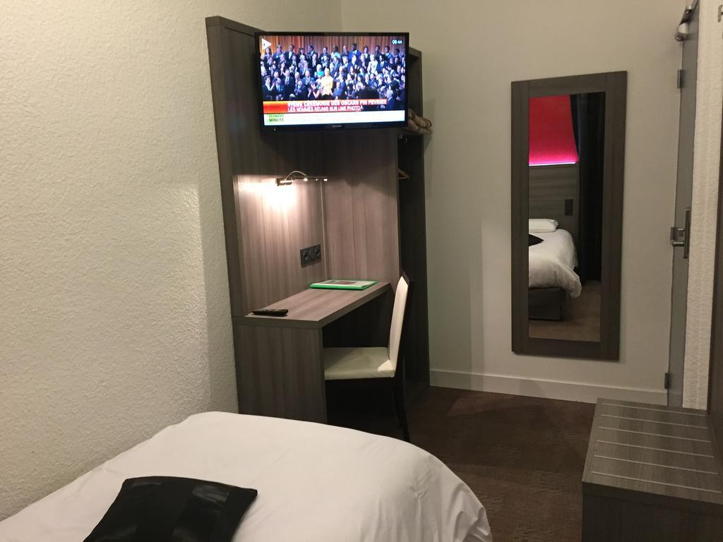 Le Beverl'Inn Flers  Exteriör bild