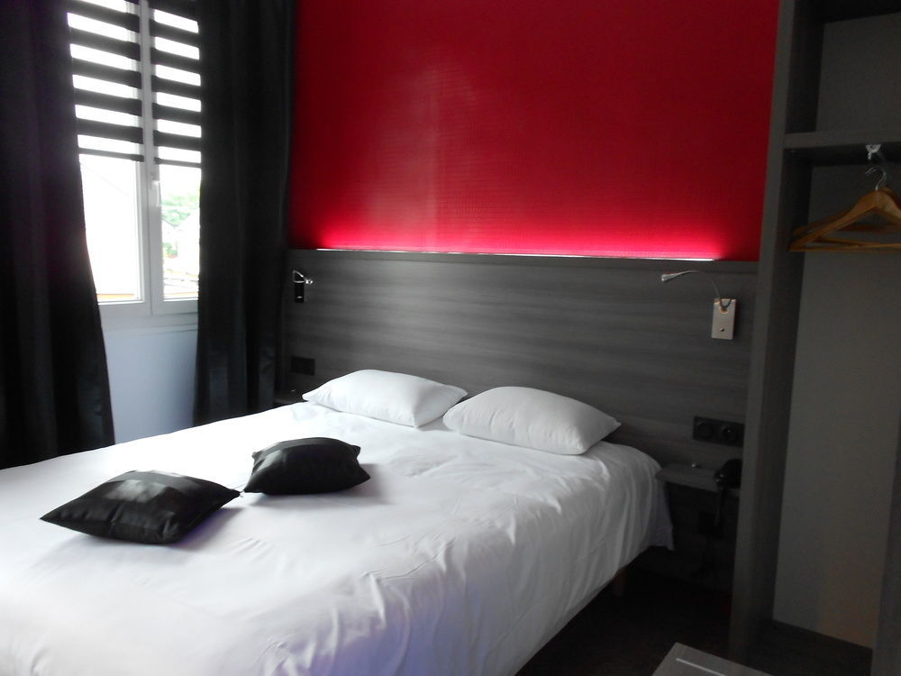 Le Beverl'Inn Flers  Exteriör bild